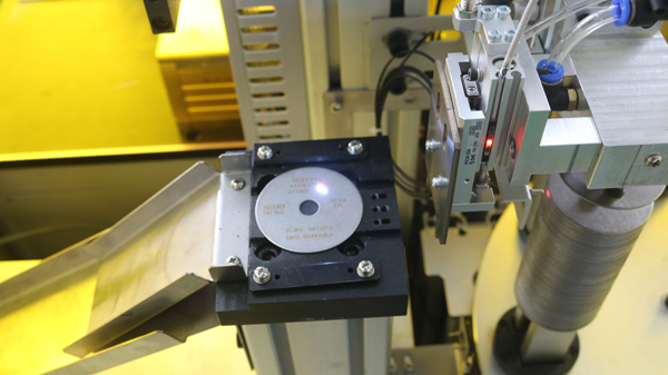 鼎信激光打標(biāo)機 鼎信激光打標(biāo)機